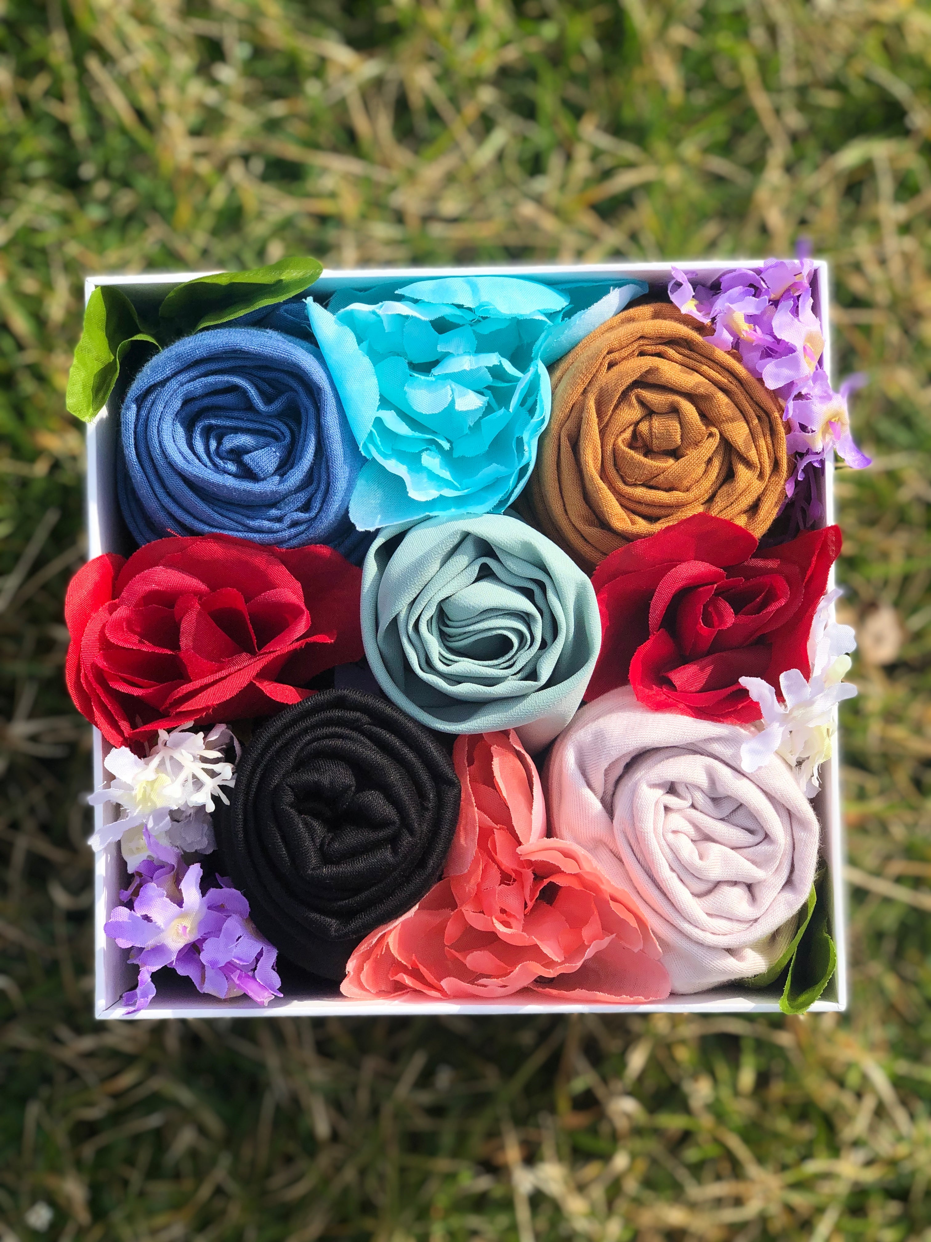 Hijab Bouquet (Only Box & Decorations)